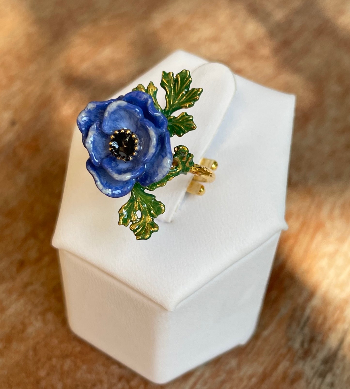 Anillo Anémona Violeta
