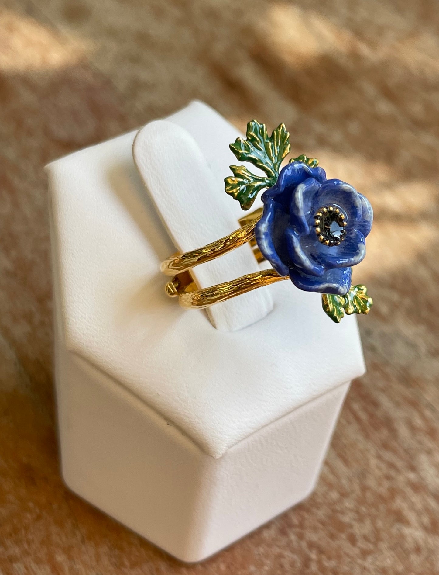 Anillo Anémona Violeta